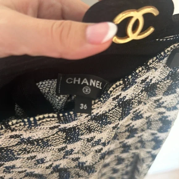 Chanel skirt - Picture 3 of 4